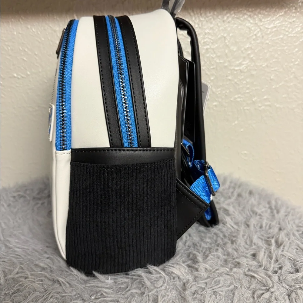 Loungefly Light Up R2-D2 Mini Backpack - Picture 2 of 6